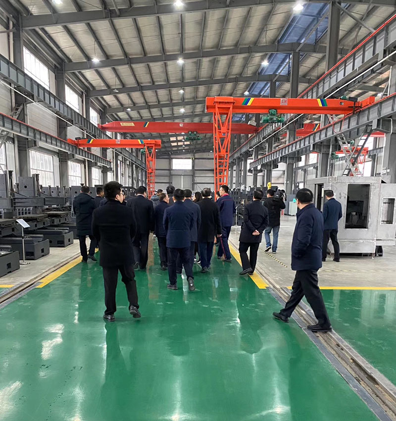 湖南省委書(shū)記杜家毫一行來(lái)華亞數(shù)控懷化生產(chǎn)基地視察 湖南省委書(shū)記杜家毫一行來(lái)華亞數(shù)控懷化生產(chǎn)基地視察